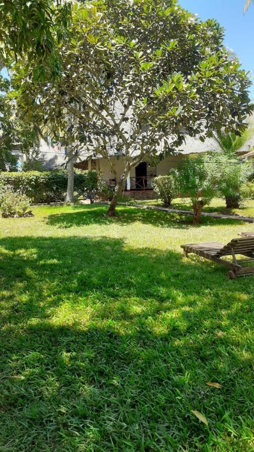 Les Datchi Cottages Playa de Diani Exterior foto